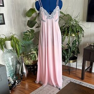 Chic Pink Lace-Accented Chemise